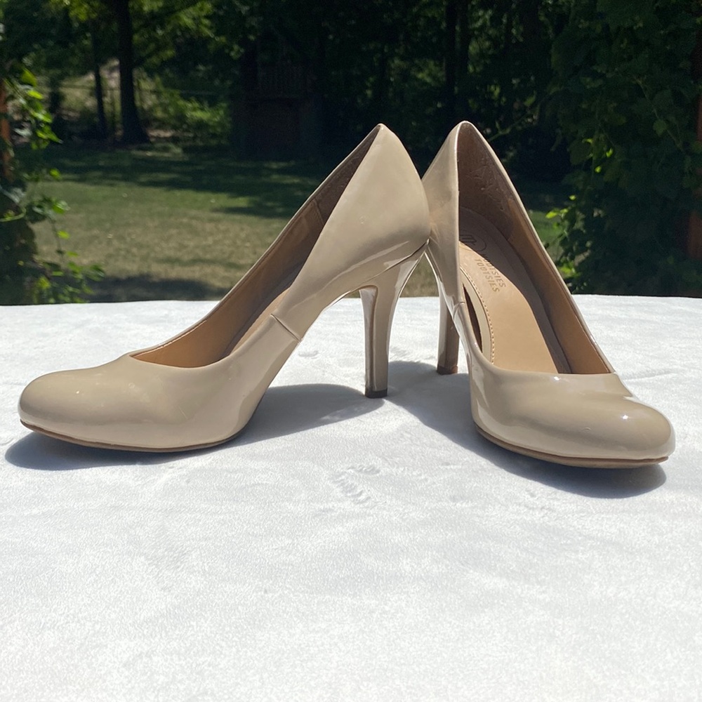 Nude color Mootsie’s Tootsie’s 3” heels